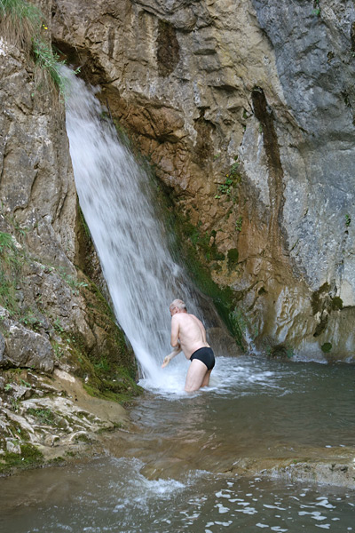 RO2016-A054.jpg RO2016-A054.jpg