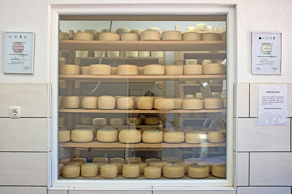 HR2020-0396.jpg HR2020-0396.jpg